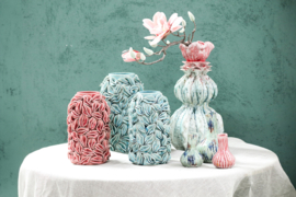 725209 | Jaclyne vase garlic shape L - green | PTMD