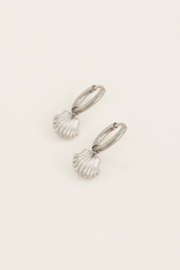 Souvenir oorbellen met sint jacobschelp bedel | My Jewellery