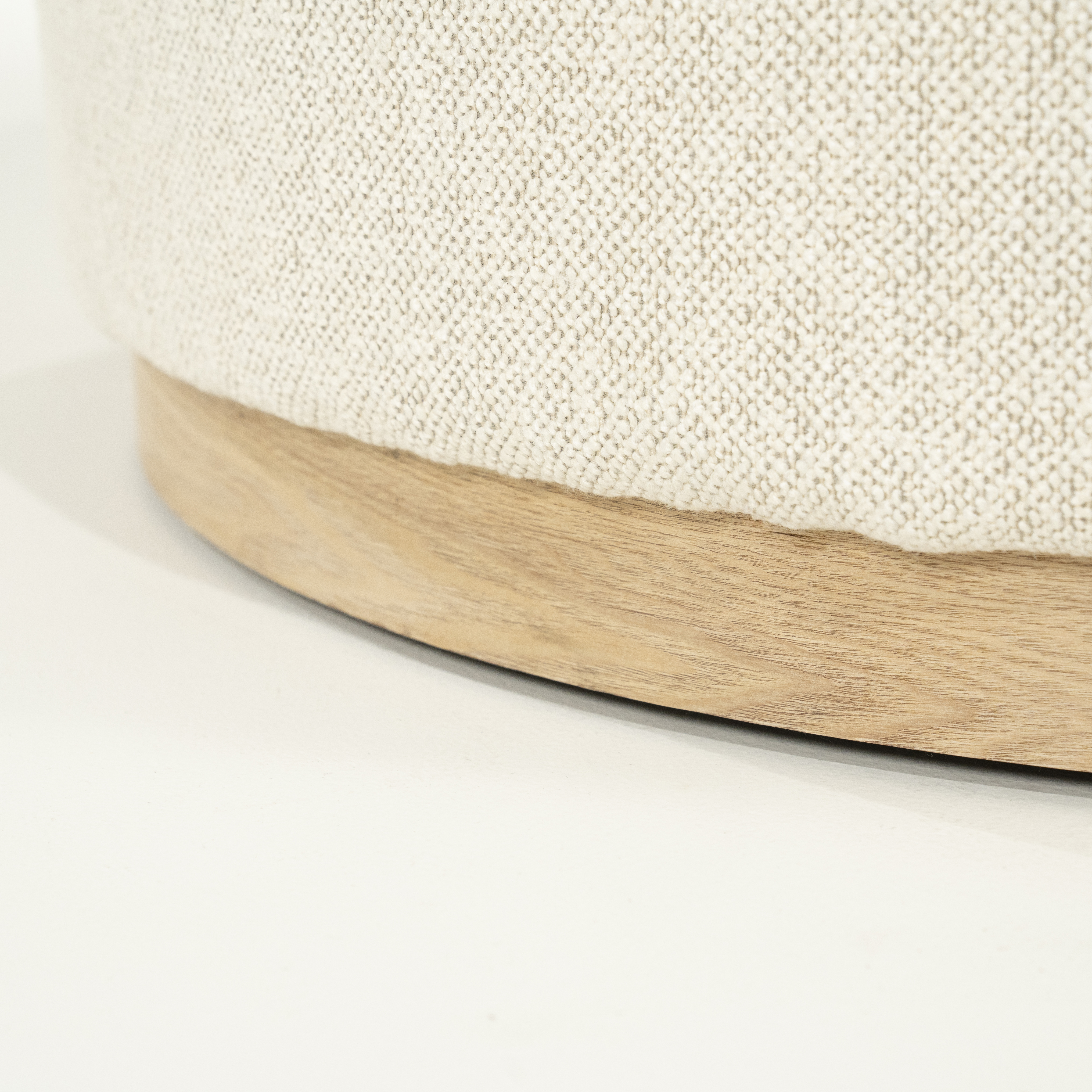 96301 | Poef Avah large - beige | Eleonora
