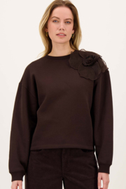 Sweater met bloem - dark choco | Zusss - Binnenkort verwacht!