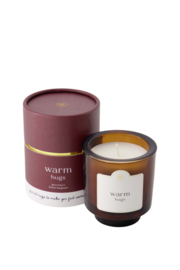 Geurkaars in glas in koker warm hugs - donkerrood | Zusss