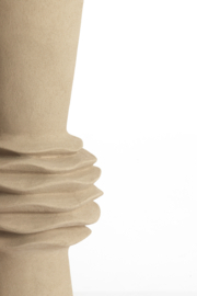 5760361 | Vaas deco Ø18x47,5 cm OLIVORA - lichtbruin | Light & Living