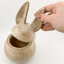 AS7307 | Aardewerk bakje konijn L - beige | HomeBound by KY 