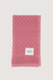 Gastendoekje a little love 30x55cm - donkerroze | Zusss - Binnenkort verwacht!