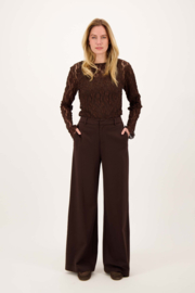 Kanten top met ruffle mouw - chocolade bruin | Zusss