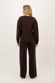 Sweater met bloem - dark choco | Zusss - Binnenkort verwacht!