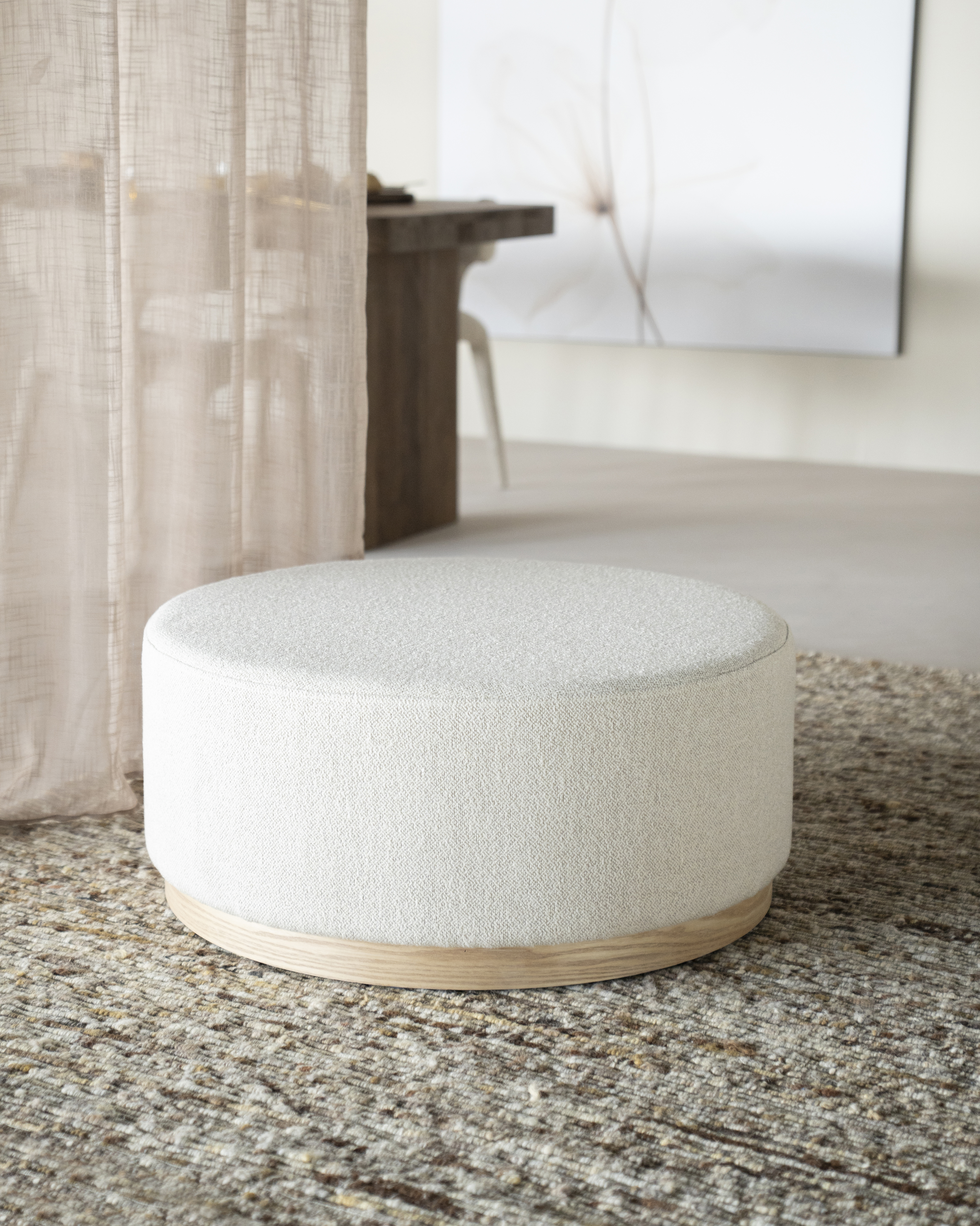 96301 | Poef Avah large - beige | Eleonora