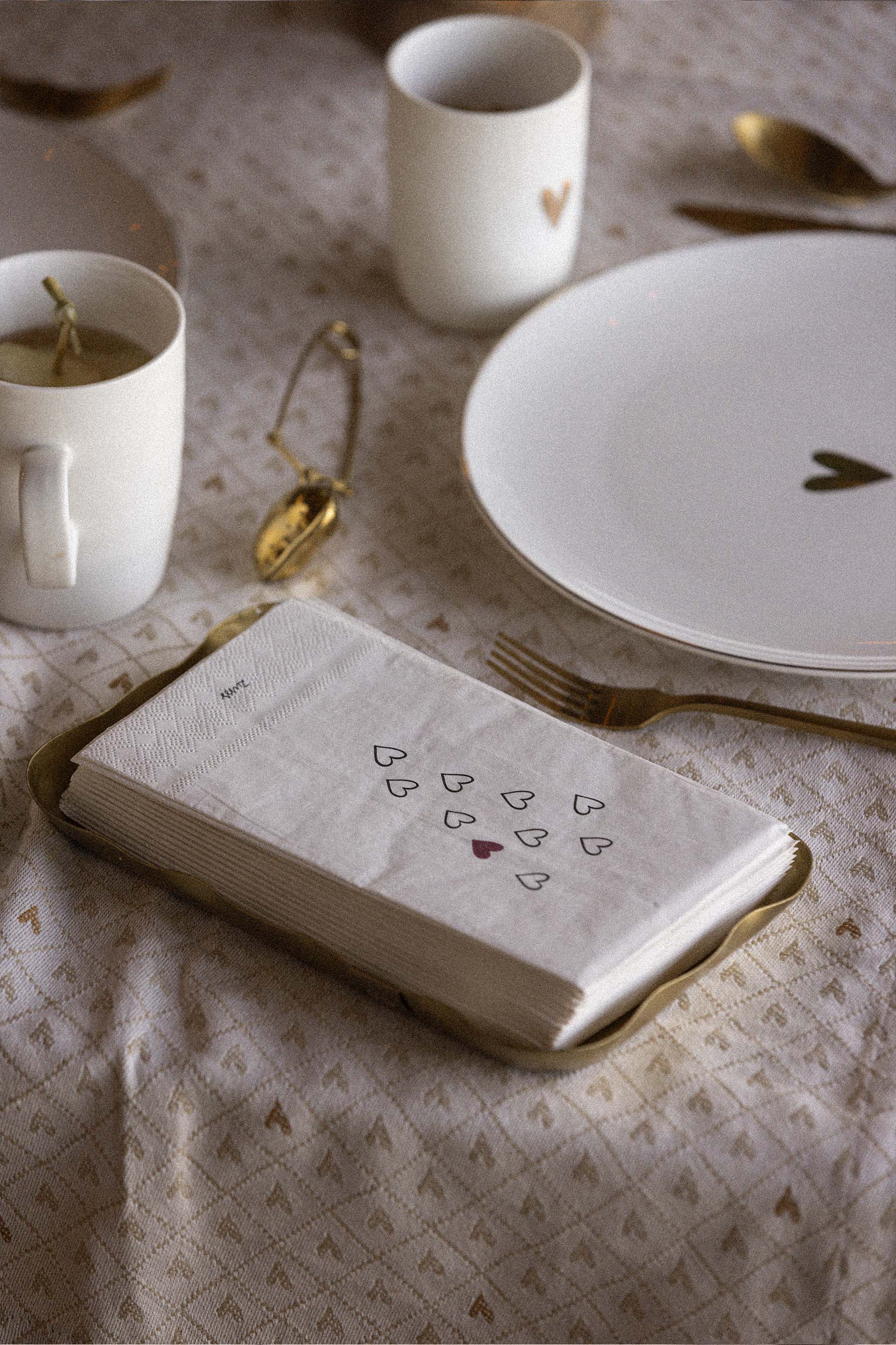 Servetten hartjes 11x20cm - wit/zwart/port | Zusss 