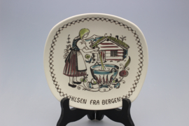 STOLT MARGIT "HILSEN FRA BERGEN" PLATE Ø 17 CM
