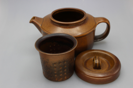 TEAPOT WITH INFUSER