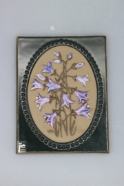 PLAQUE NO. 883 - "ÄNGSKLOCKA" (SPREADING BELLFLOWER) (B)