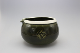 SALAD BOWL WITH SPOUT