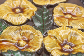 PLAQUE NO. 840 - "YELLOW FLOWERS"