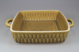 SQUARE DISH WITH HANDLES