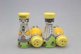 SET VAN 4 KRUIDENPOTJES "FAMILJEN PEPPARSON"