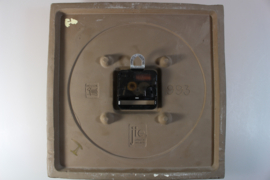 PLAQUE NO. 993 - CLOCK
