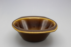 SMALL DISH W/HANDLES - (D)