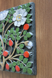 "NYPON" (ROSE HIP) PLAQUE