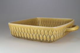 SQUARE DISH WITH HANDLES