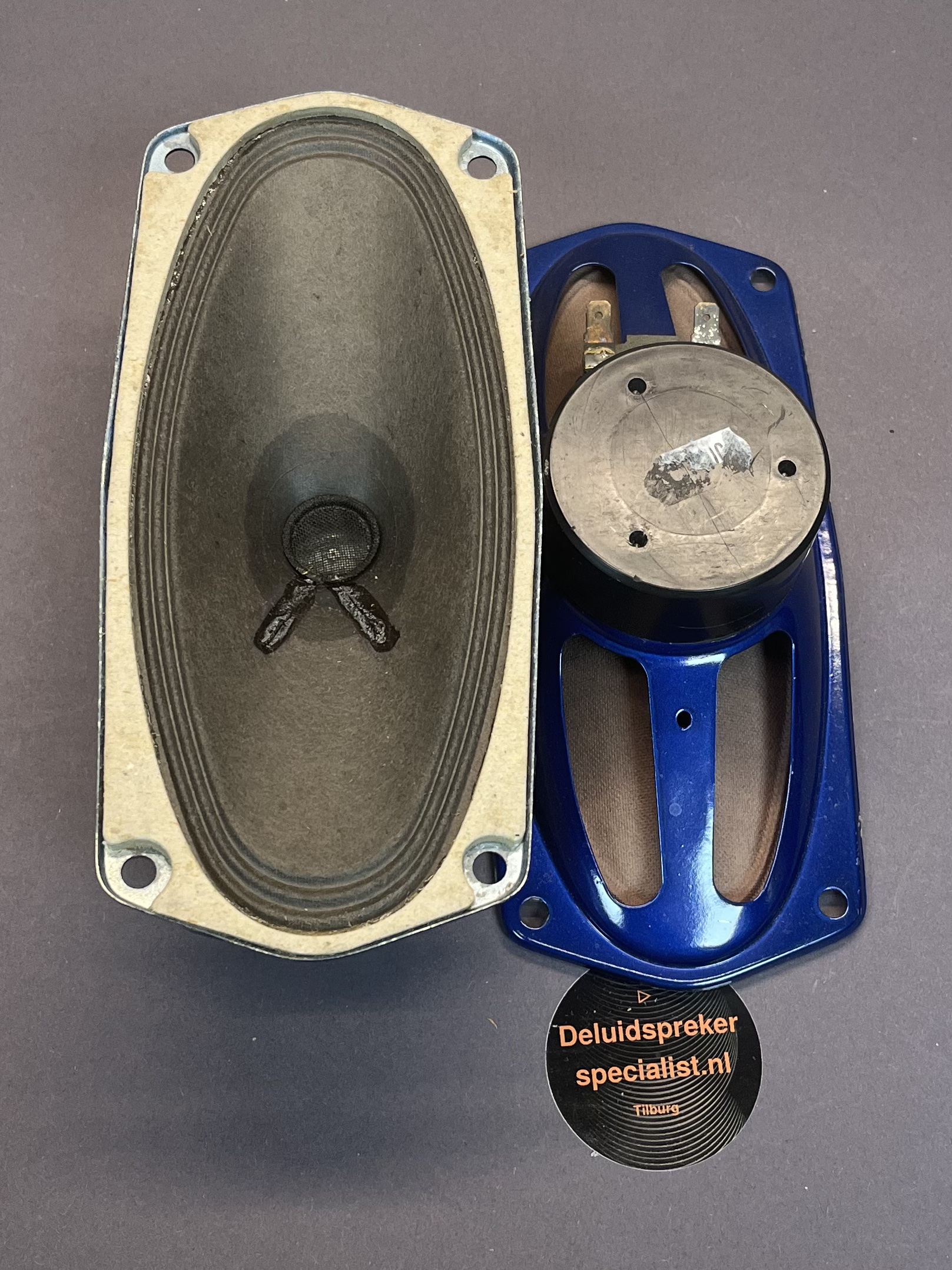 ovaal speaker blauw 21x9,5cm