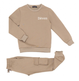 Comfy joggingpak Beige (met naam trui wit)