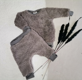 Teddy taupe sweater
