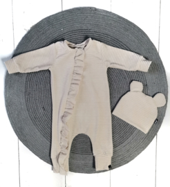 Rib beige roes onesie (zonder capuchon)