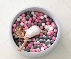 Ballpit with 200 balls (pink,grey,white)