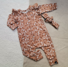 Camel bloem vleugel onesie (drukkers)