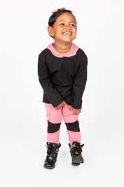 Black/pink longshirt with pink baggy black knees