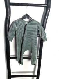 Groen rib onesie