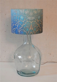 Lamp: "wierlamp Abstract" licht blauw met glazen voet