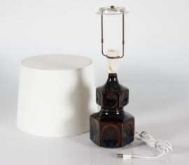 Søholm Sculptural Stoneware Table Lamp with Glossy Dark Glaze by Einar Johansen. Vintage Danish Lightning