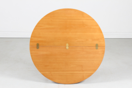 Hans J. Wegner Card Table of Cherry Wood, Made by Fritz Hansen A/S, Denmark 1968 Mid-century Modern Furniture
