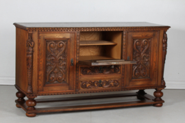 Historicism Sideboard Credenza Hand Carved Oak with Beautiful Details Danish Cabinetmaker, 1940s