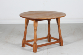 Danish Brutalist Style Small Drop-Leaf Coffee Table Made of Solid Oak, 1940's. In the style of Henning Kjærnulf/ Axel Einar Hjorth