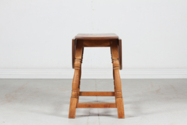 Danish Brutalist Style Small Drop-Leaf Coffee Table Made of Solid Oak, 1940's. In the style of Henning Kjærnulf/ Axel Einar Hjorth
