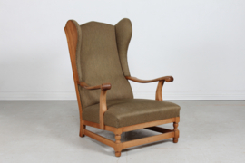 Stunning High Back King Chair of Solid Oak with Greenish Wool Denmark 1930-40. In the  Style of Axel Einar Hjorth/Henning Kjærnulf.
