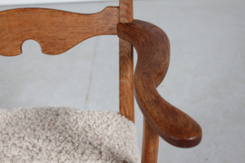 Danish Henning Kjærnulf Razor Blade Armchair for EG Furniture. Made of Solid Oak with New Sheep Skin. Mid-century Danish Modern.