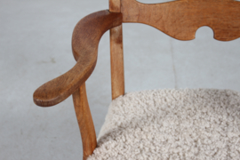 Danish Henning Kjærnulf Razor Blade Armchair for EG Furniture. Made of Solid Oak with New Sheep Skin. Mid-century Danish Modern.