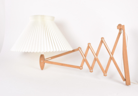 1960s Large Le Klint SAX Wall Lamp in Oak Wood Model 234 with Le Klint Shade. Design Erik Hansen. Danish Mid-Century Lighting