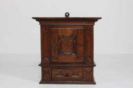Antique Baroque Style Hanging Cabinet of Dark Oak with Wood Carvings. Danish Cabinetmaker ca. 1800.