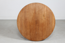 SOLD - Brutalist Round Coffee Table of Solid Oak in Axel Einar Hjorth Style 1950s. Mid-century Danish Modern.