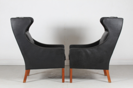 Børge Mogensen Pair of Chairs Model no. 2204 with Black Leather by Fredericia Stolefabrik. Danish Modern Design Classic.