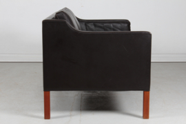 Børge Mogensen Sofa no. 2212 Dark Mocha Leather by Fredericia Stolefabrik, 1970s. Danish Mid-century Design Classic.