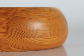 Stig Johnsson Large Bowl of Solid Pine Smålandsslöjd, Värnamo, Sweden 1970s Scandinavian Design