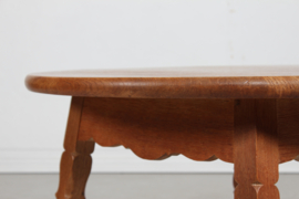 SOLD - Brutalist Round Coffee Table of Solid Oak in Axel Einar Hjorth Style 1950s. Mid-century Danish Modern.