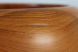 Stig Johnsson Large Bowl of Solid Pine Smålandsslöjd, Värnamo, Sweden 1970s Scandinavian Design