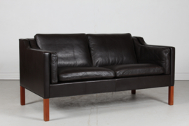 Børge Mogensen Sofa no. 2212 Dark Mocha Leather by Fredericia Stolefabrik, 1970s. Danish Mid-century Design Classic.