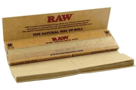 Raw Classic Connoisseur papers + Filter tips
